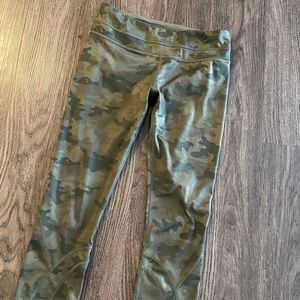 Lululemon athletica crop leggings camo 2 wonder train